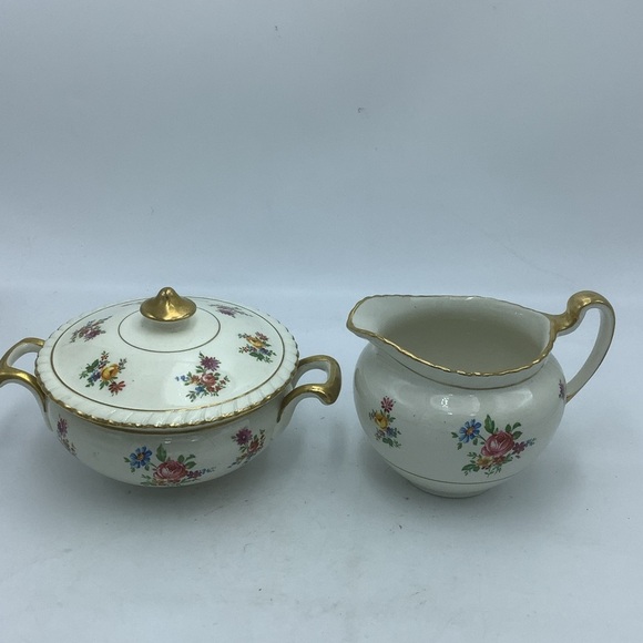 Vintage Johnson Bros England Old English Floral  Covered Sugar and Creamer - Picture 2 of 9